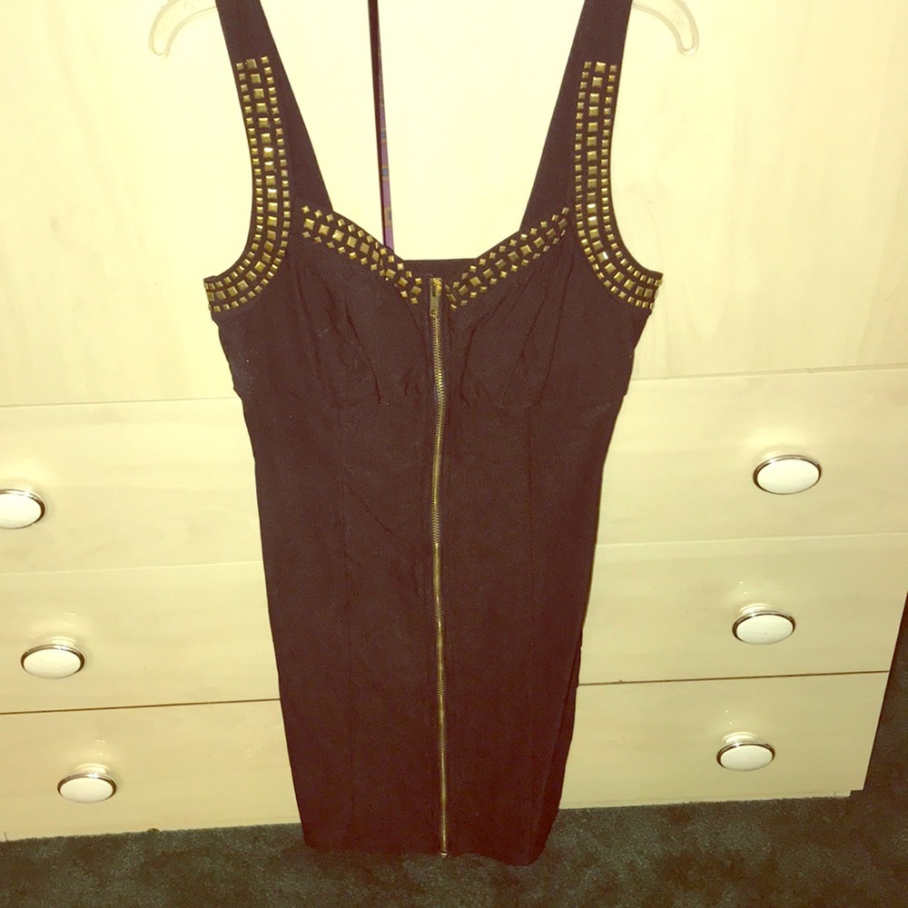 Studded black zip up dress ✨(M)